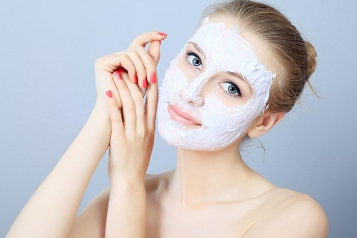 Лечебные маски эффективно борятся с высыпаниями на лице