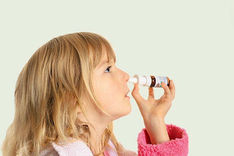 Спрей можно применять для лечения детей старше 6 лет